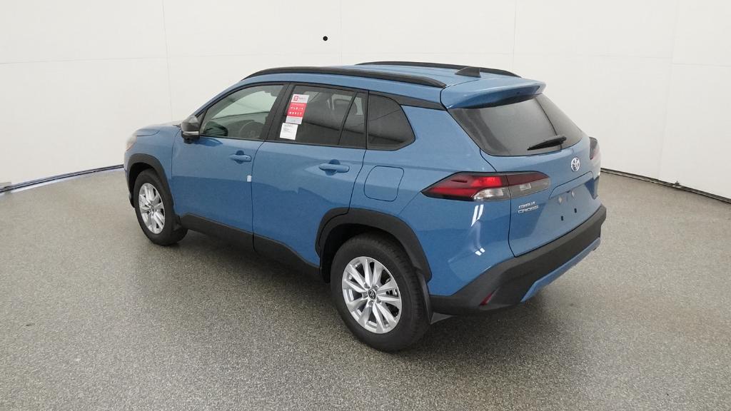 2026 Toyota Corolla Cross LE photo 13