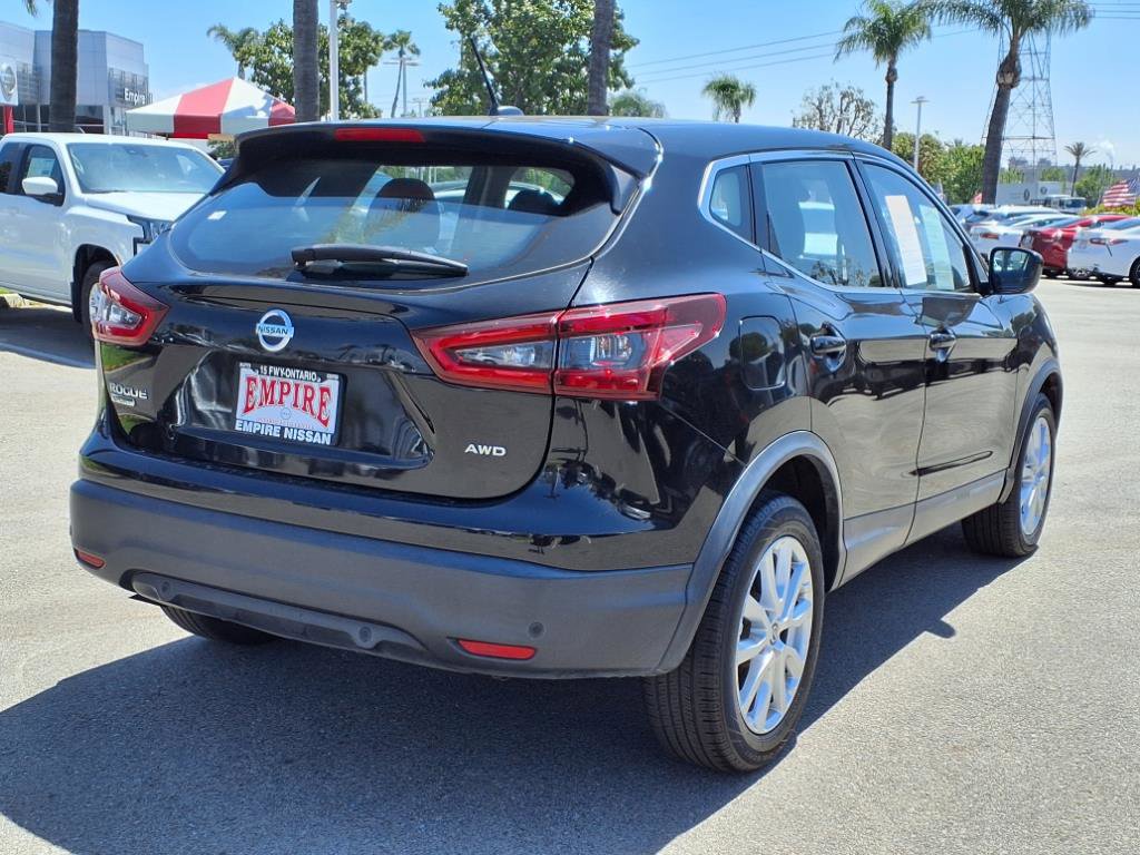 2021 Nissan Rogue Sport S photo 3