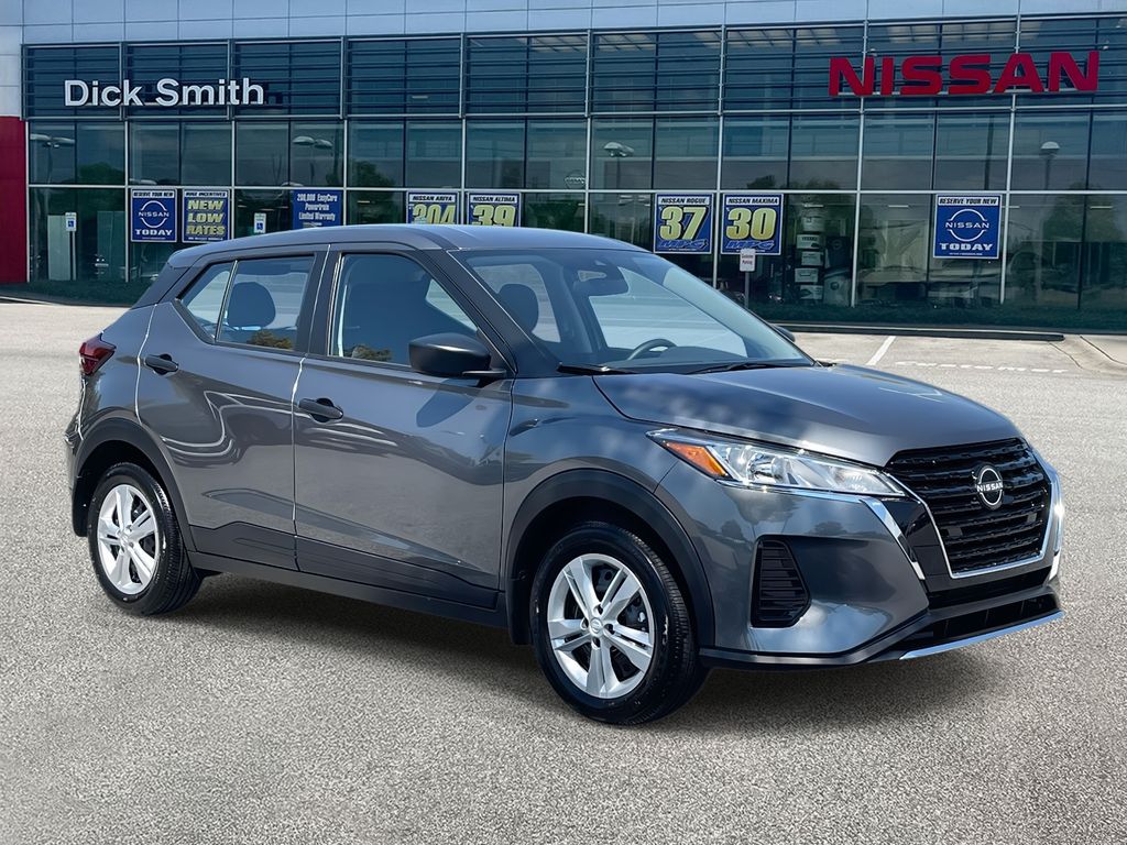 2025 Nissan KICKS PLAY Base's photo