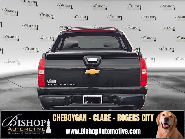 2012 Chevrolet Avalanche LTZ photo 3
