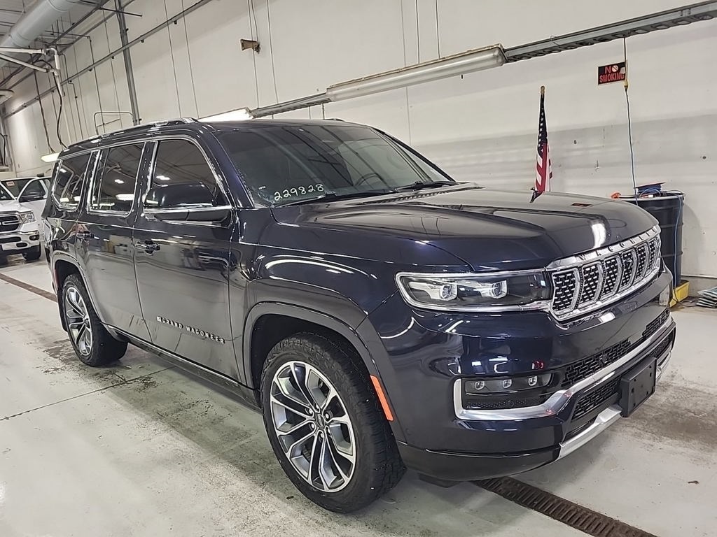 2023 Jeep Grand Wagoneer III photo 4
