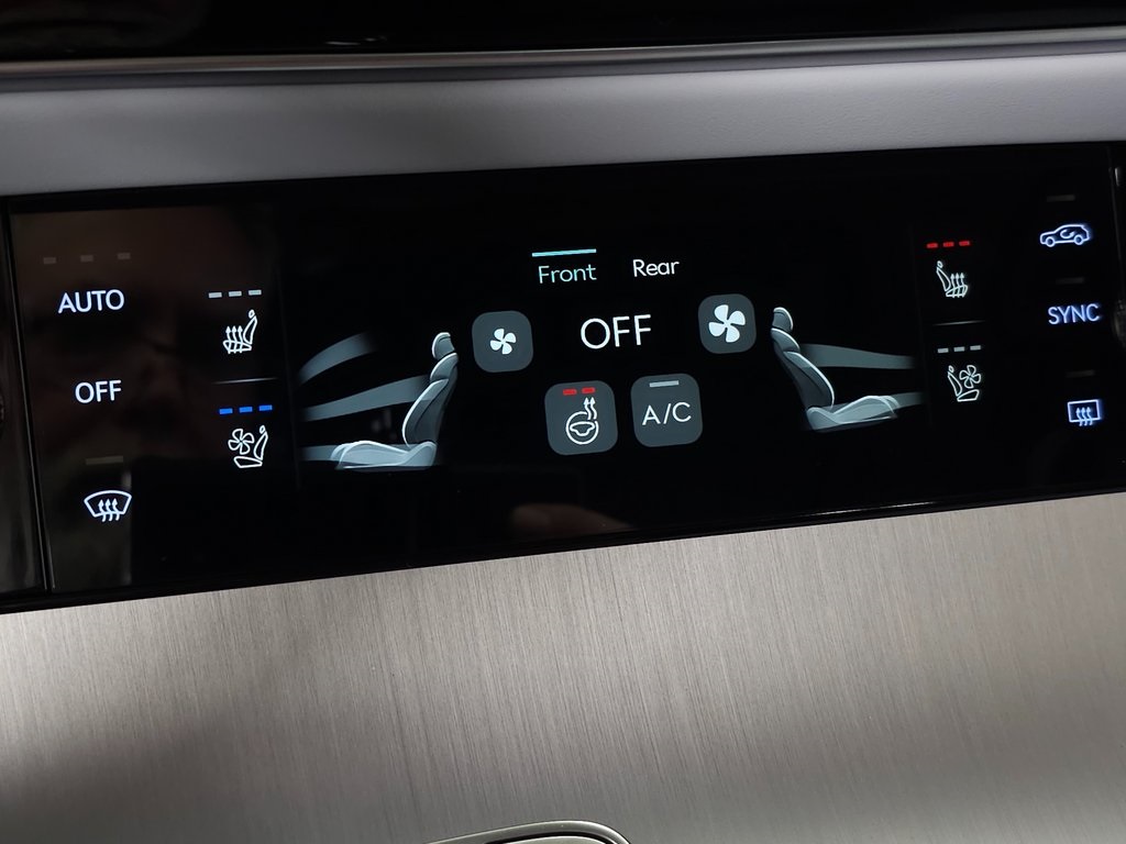 2026 Genesis GV70 2.5T Advanced photo 24