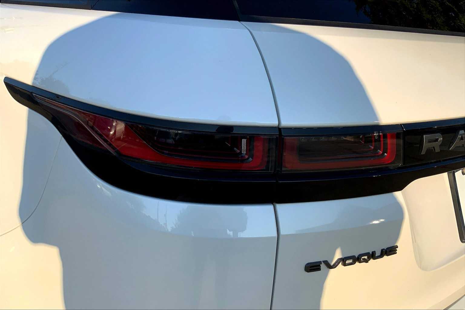 2023 Land Rover Range Rover Evoque R-Dynamic SE photo 24