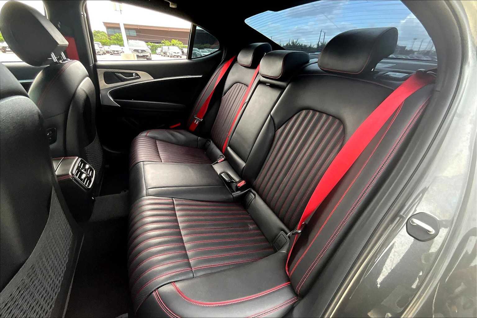 2023 Genesis G70 3.3T photo 18