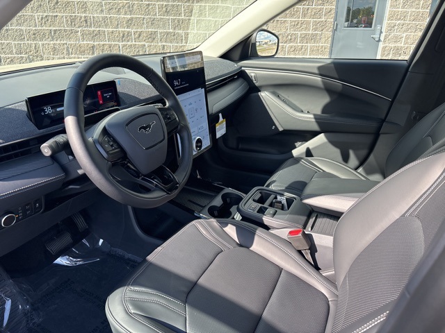 2025 Ford Mustang Mach-E Premium photo 16