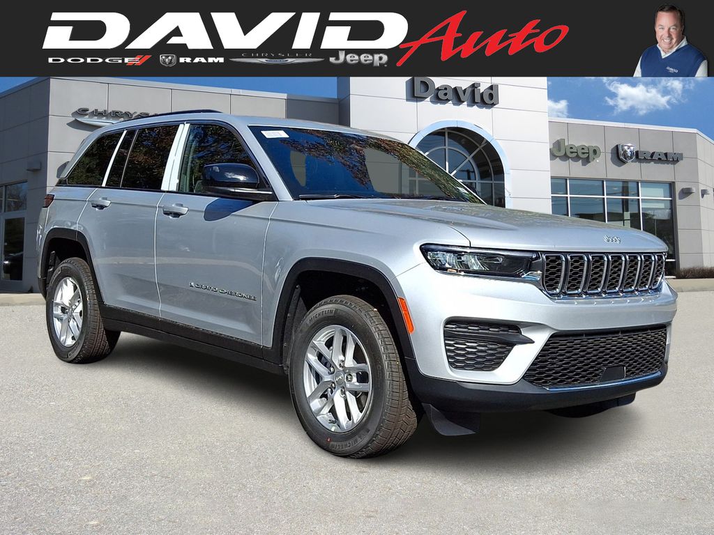 2025 Jeep Grand Cherokee Laredo's photo