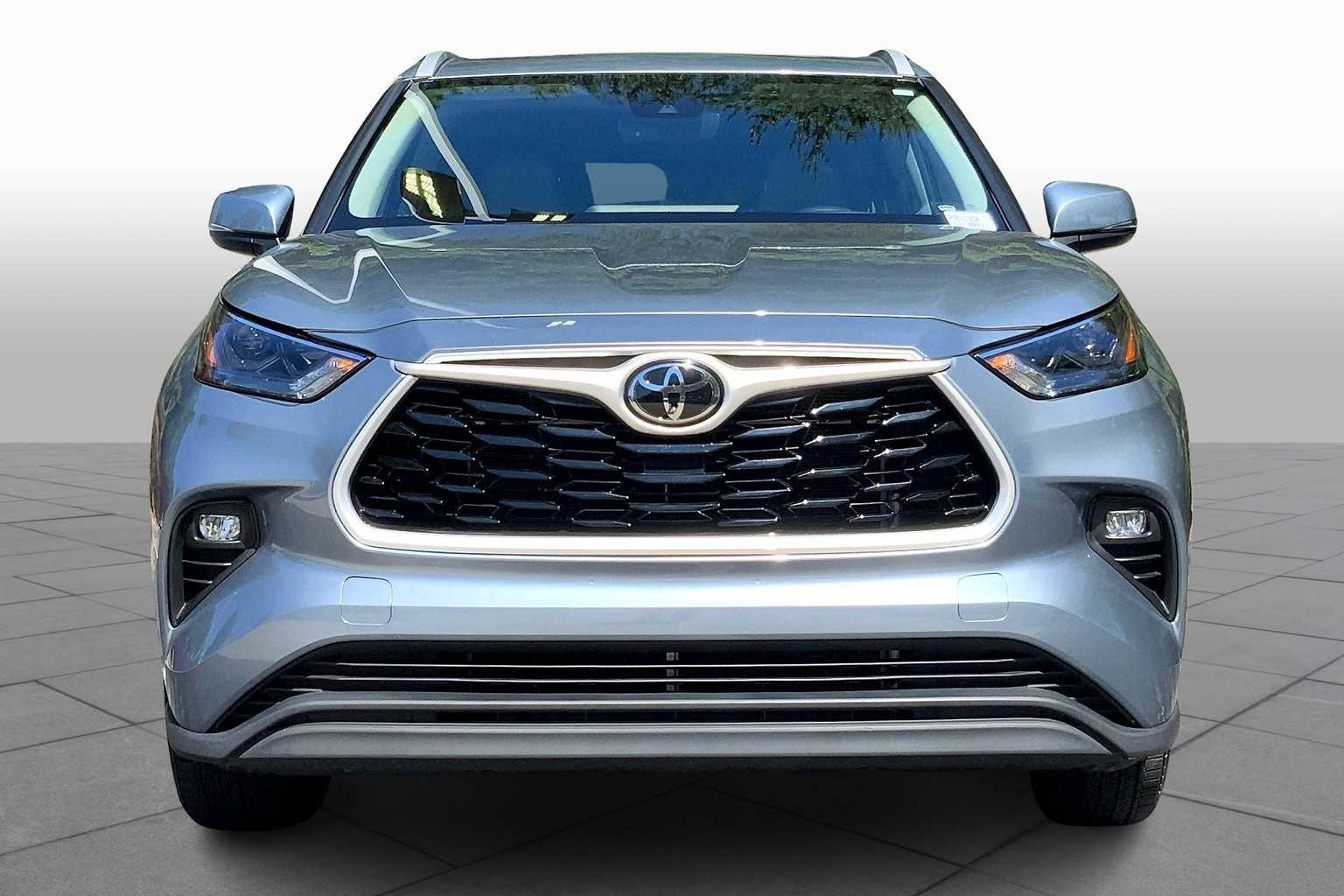 2023 Toyota Highlander XLE photo 3