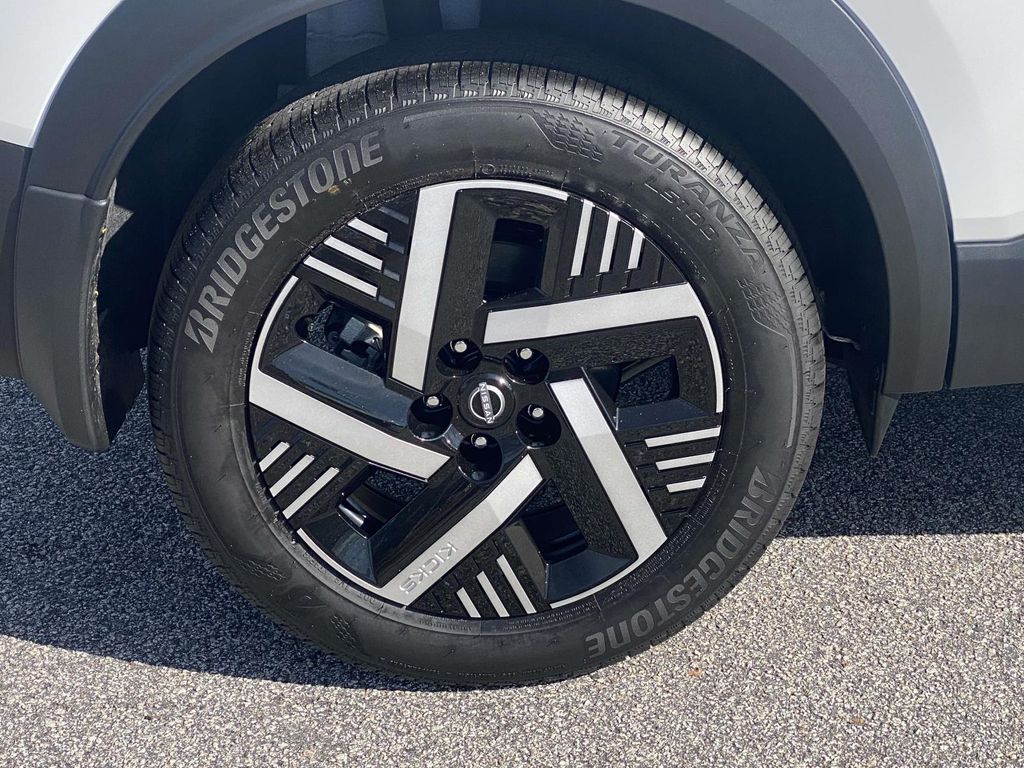 2026 Nissan Kicks SV photo 4