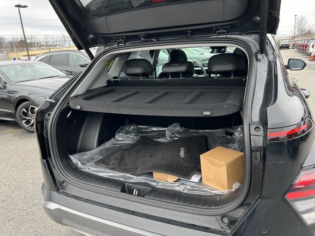 2024 Hyundai Kona Limited photo 2