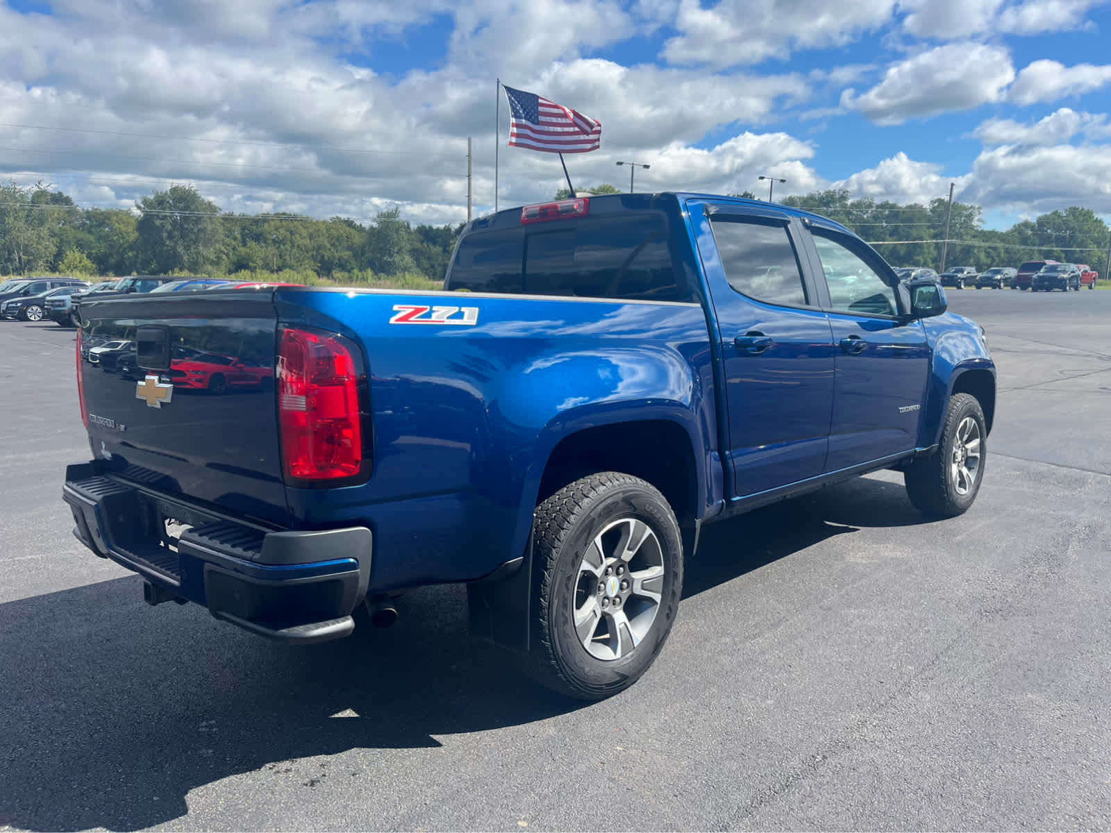 2019 Chevrolet Colorado Z71 photo 3