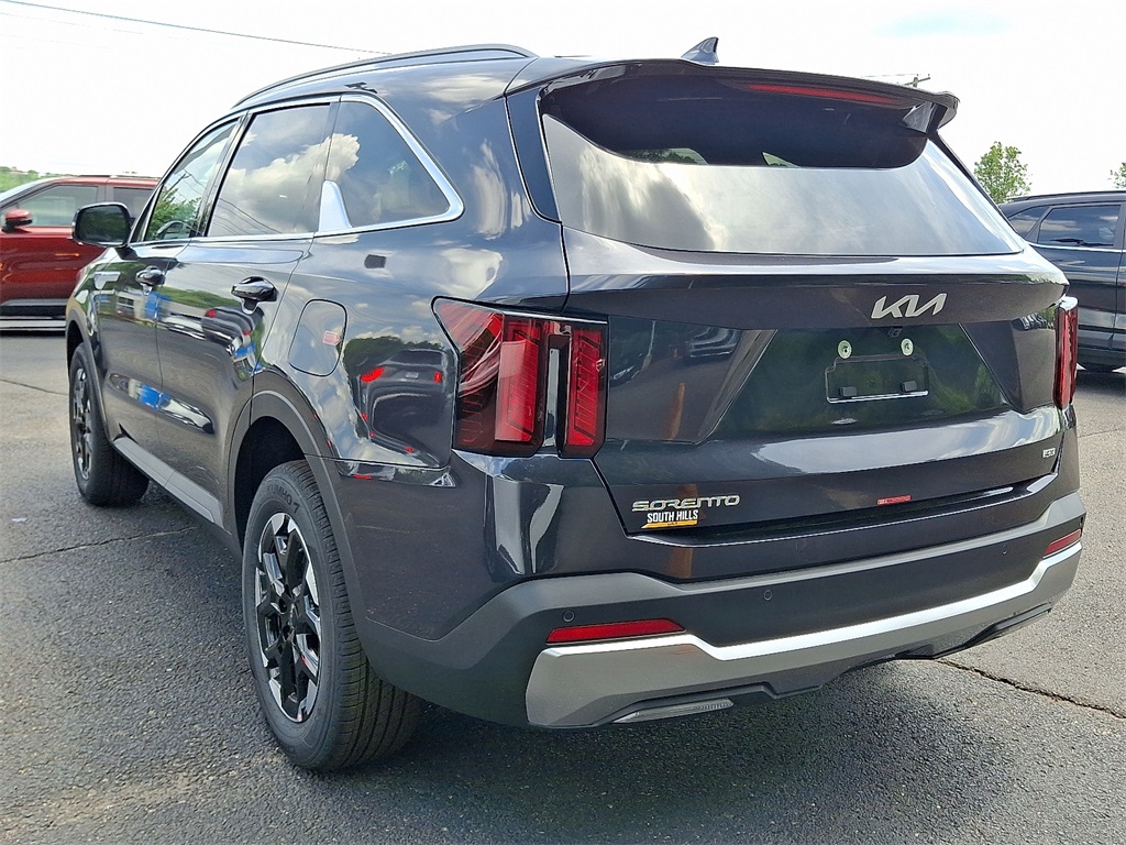 2025 Kia Sorento S photo 4