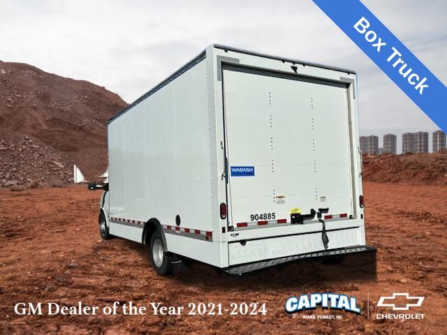 2023 Chevrolet Express Cutaway photo 3