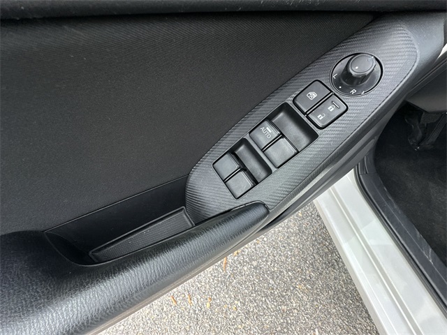 2016 Mazda Mazda3 i Sport photo 13