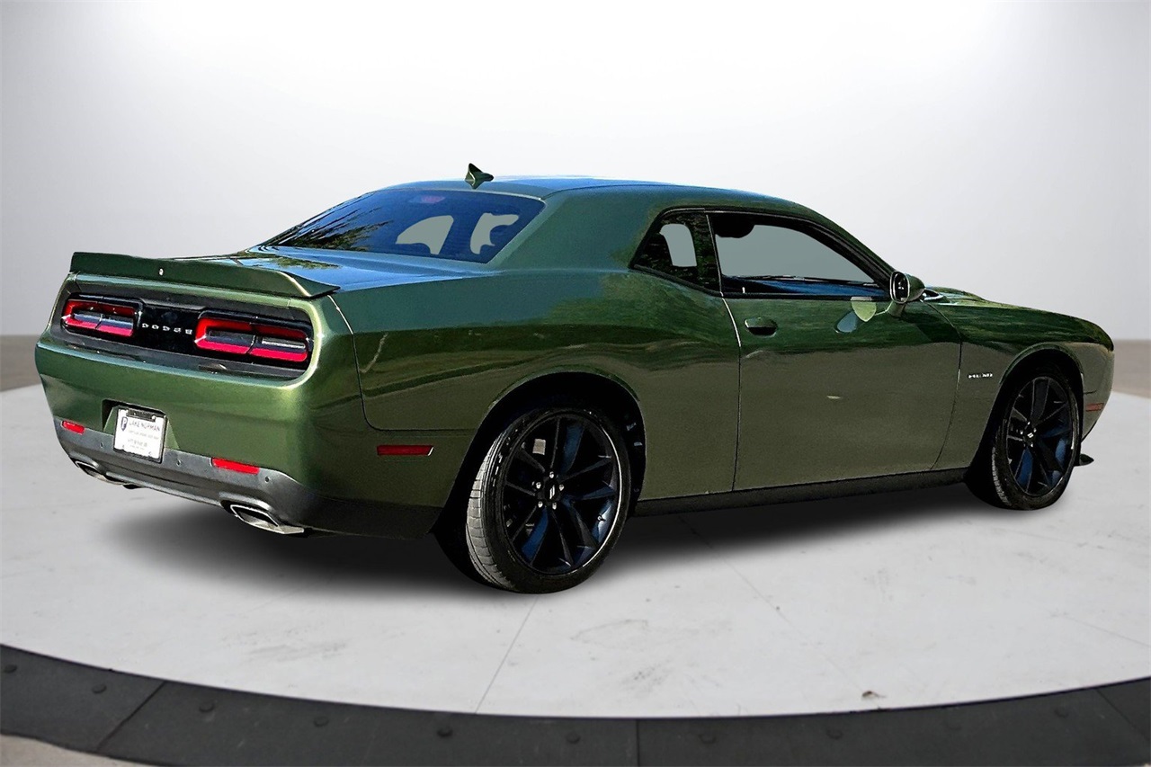 2022 Dodge Challenger R/T photo 8