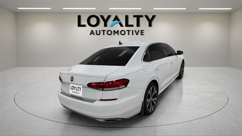 2021 Volkswagen Passat 2.0T SE photo 4