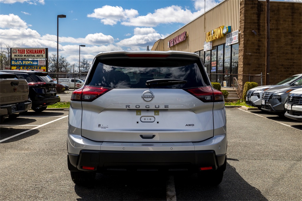 2025 Nissan Rogue SV photo 6