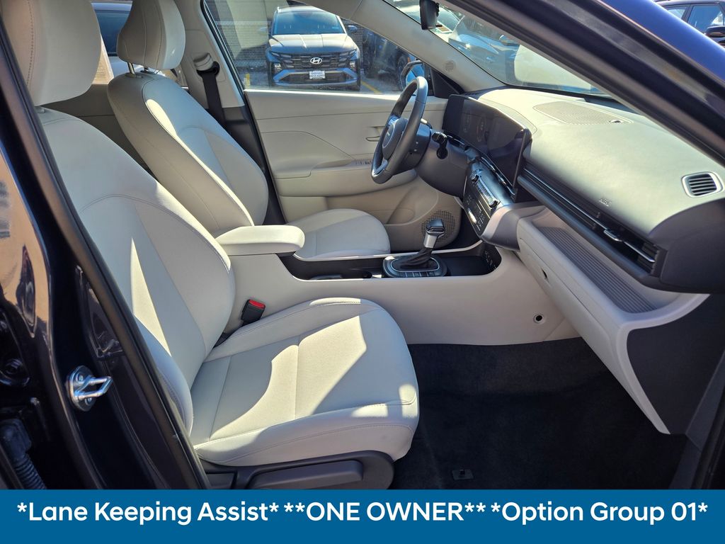 2025 Hyundai Kona SEL photo 2