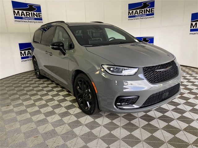 2025 Chrysler Pacifica Limited's photo