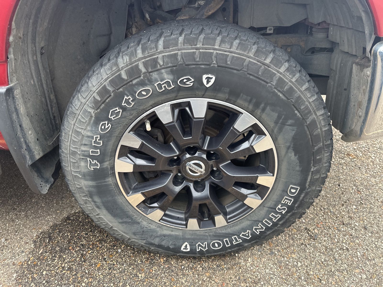 2017 Nissan Titan SL photo 2