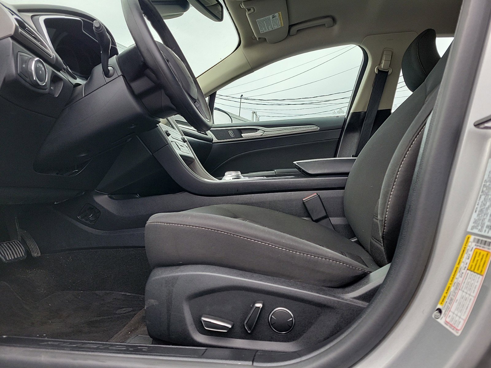 2019 Ford Fusion SE photo 12