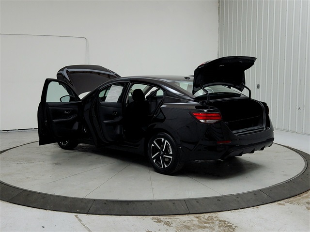 2025 Nissan Sentra SV photo 12