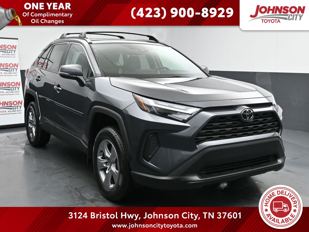 2025 Toyota RAV4 XLE's photo