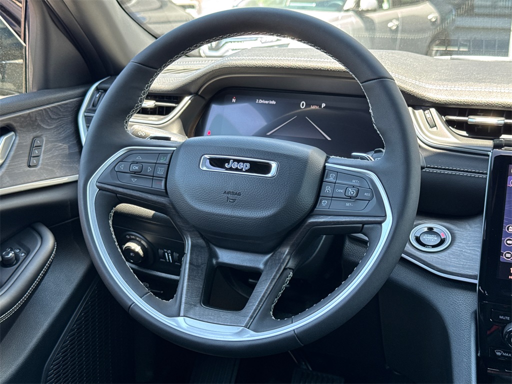 2025 Jeep Grand Cherokee Limited photo 23