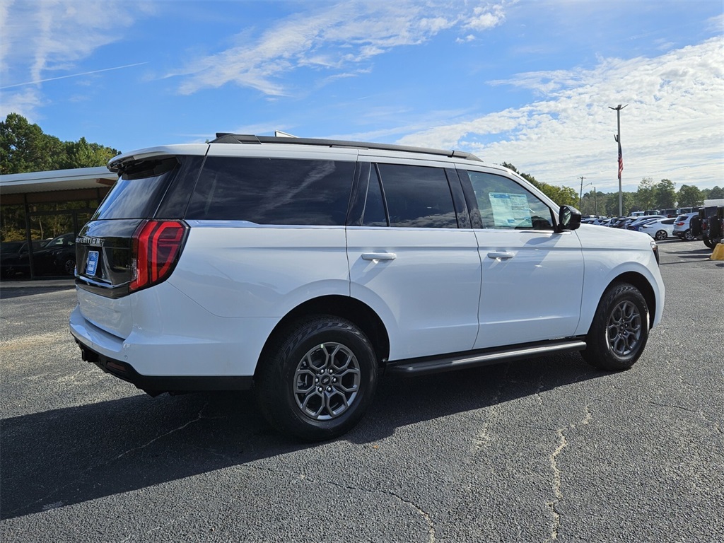 2025 Ford Expedition photo 9