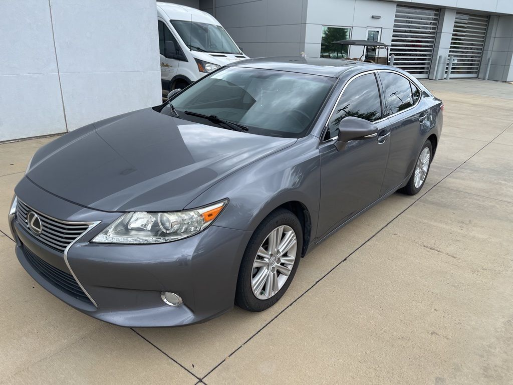 2014 Lexus ES 350 photo 2