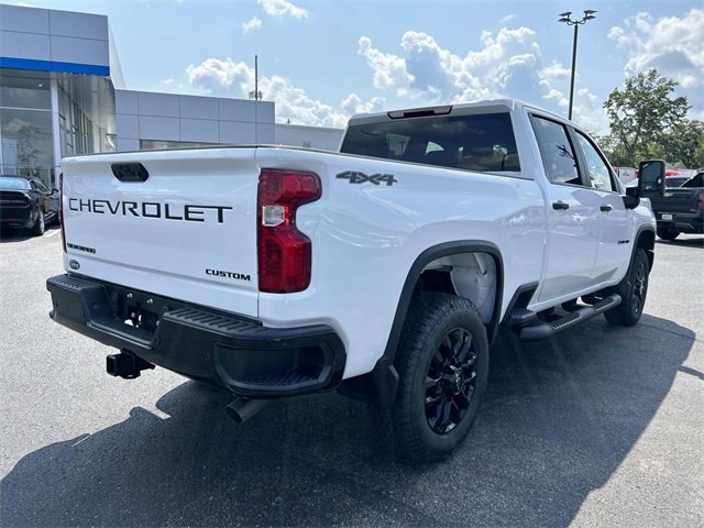 2025 Chevrolet Silverado 2500HD Custom photo 4