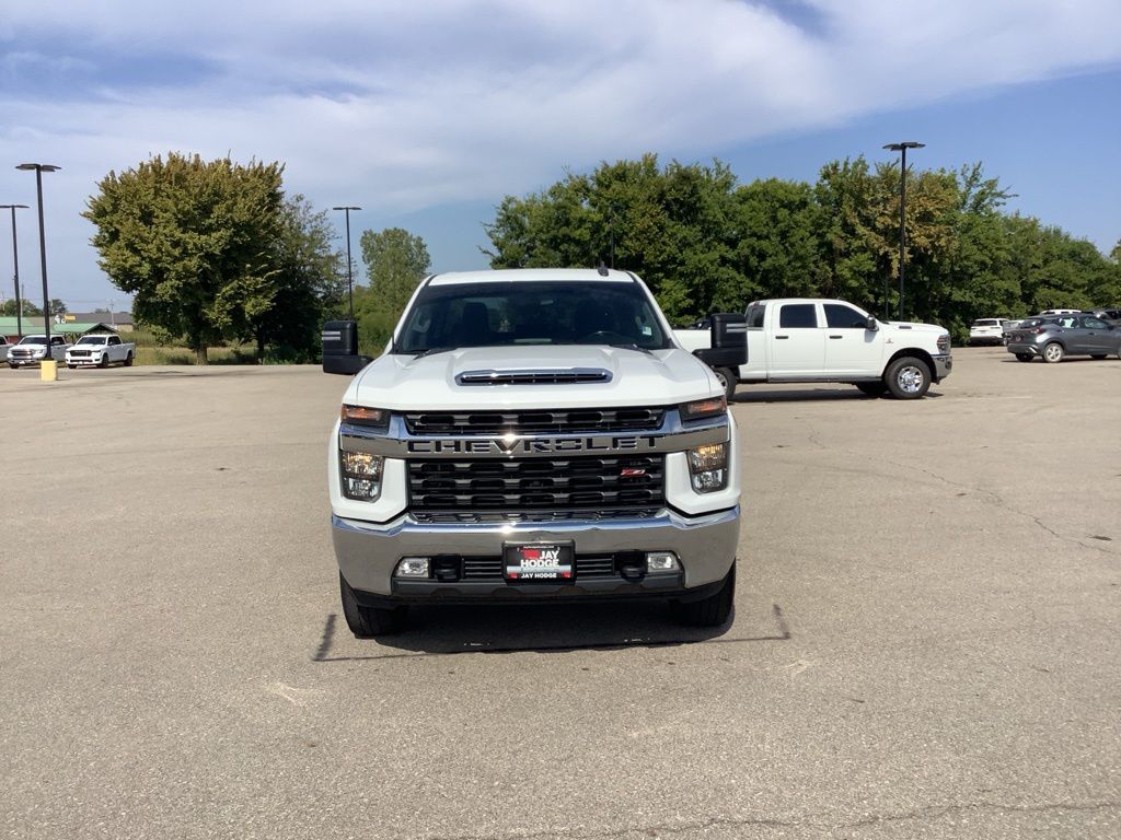2023 Chevrolet Silverado 2500HD LT photo 2