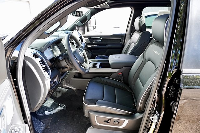 New 2026 Diamond Black Crystal Pearl-Coat Exterior Paint RAM Laramie image 19