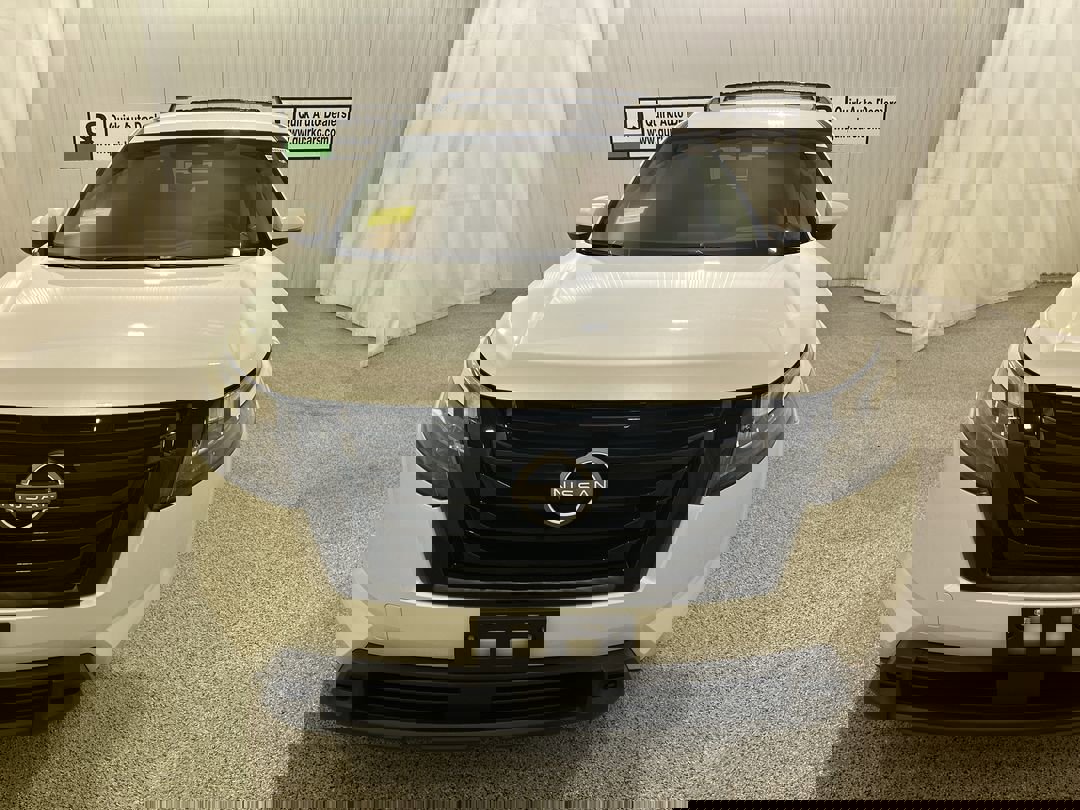 2025 Nissan Pathfinder SV photo 2