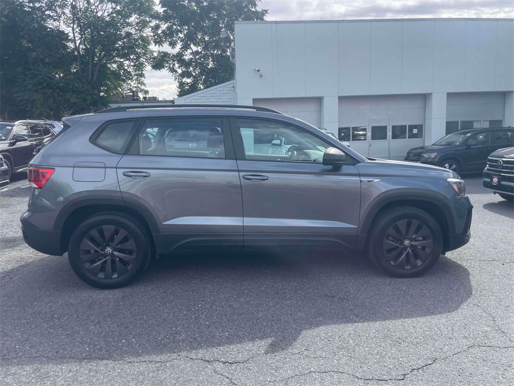 2022 Volkswagen Taos S photo 4