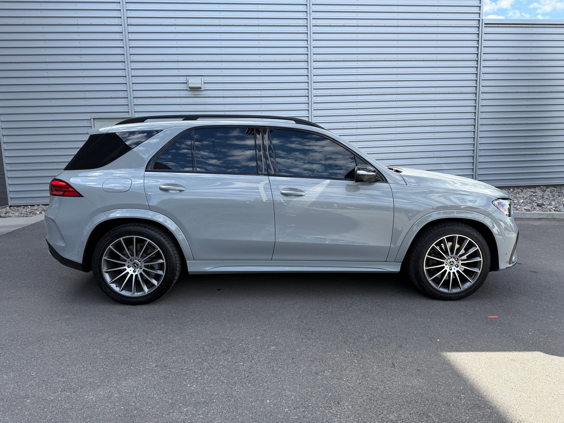 2024 Mercedes Benz GLE 450 4MATIC photo 2