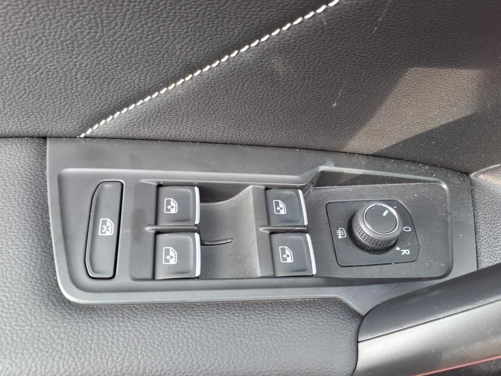 2024 Volkswagen Tiguan SE R-Line Black photo 3