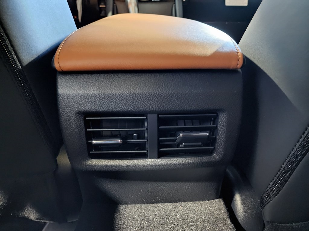 2025 Lexus IS 300 photo 27