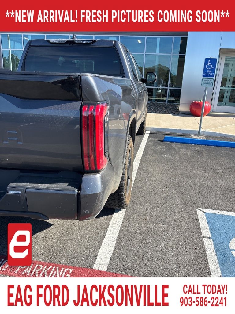 2024 Toyota Tundra Platinum's photo