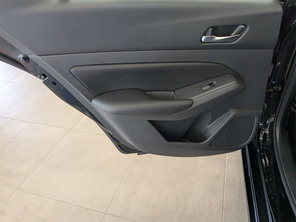 2022 Nissan Altima 2.5 S photo 25