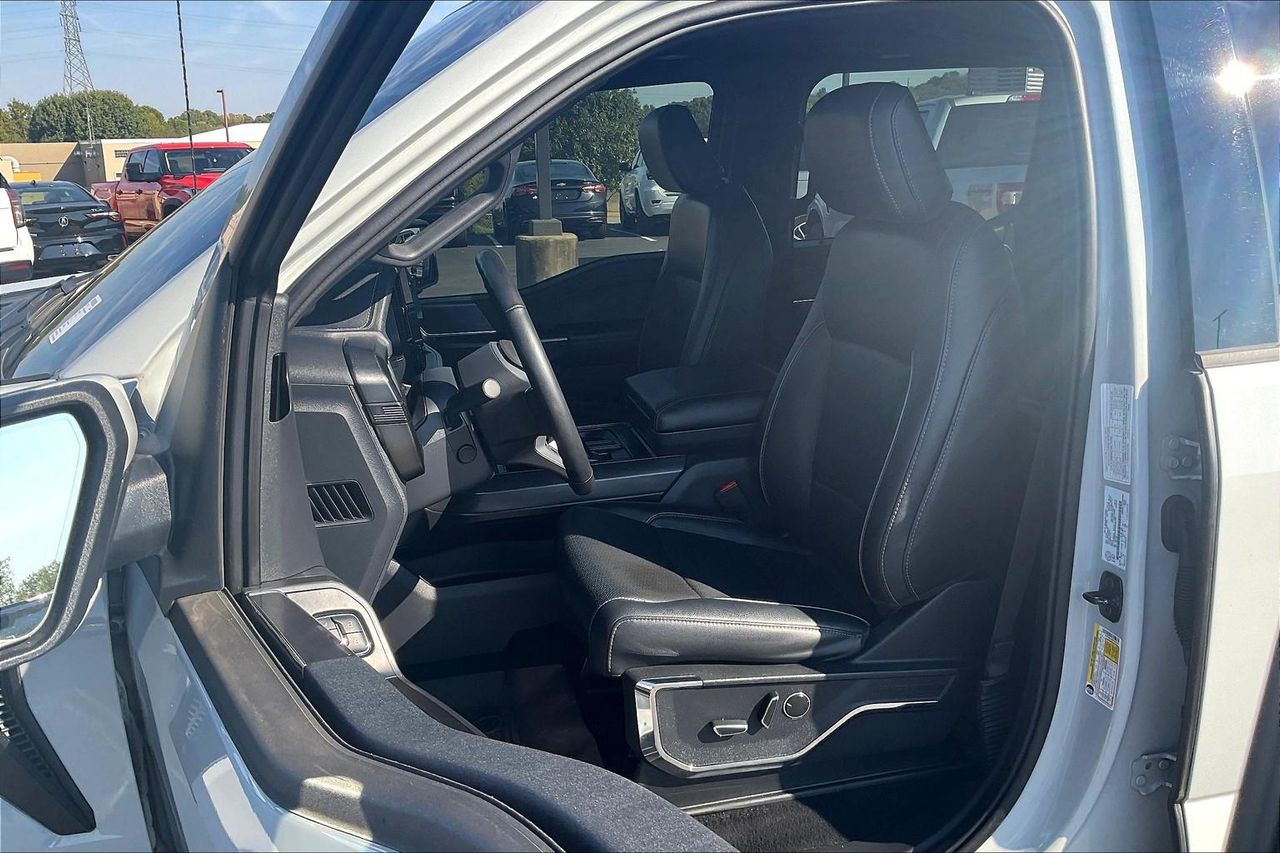 2024 Ford F-150 Lariat photo 16
