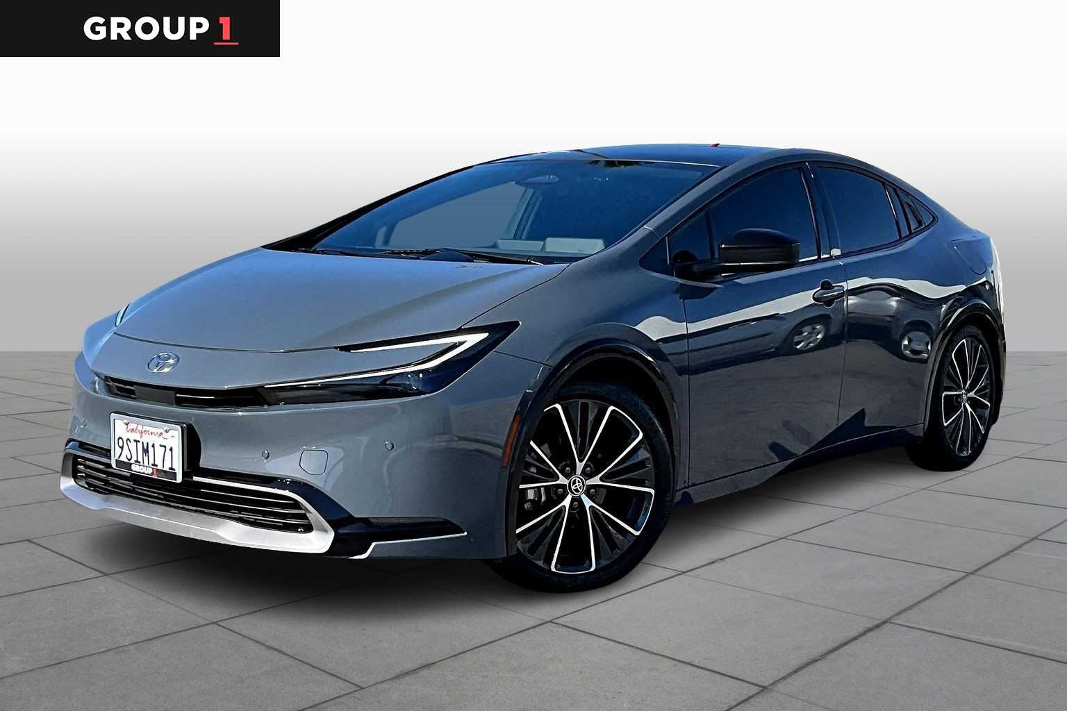 2025 Toyota Prius Limited's photo