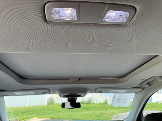 2021 Chevrolet Traverse Leather photo 18