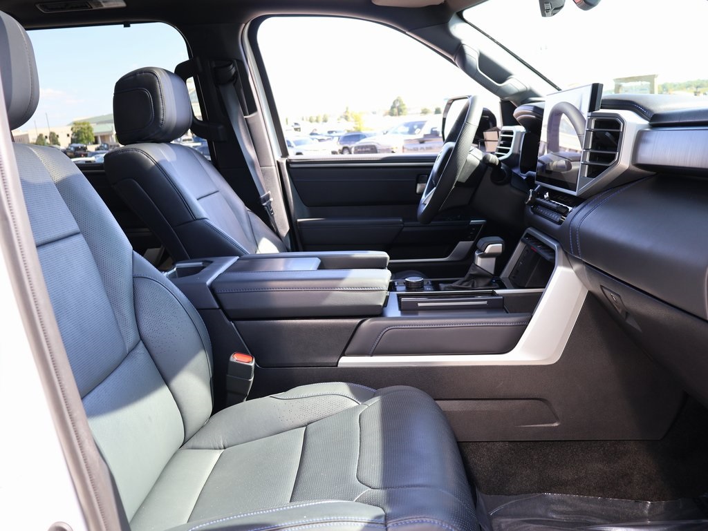 2025 Toyota Sequoia Platinum photo 9