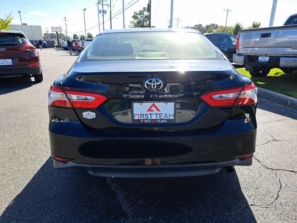 2018 Toyota Camry LE photo 7