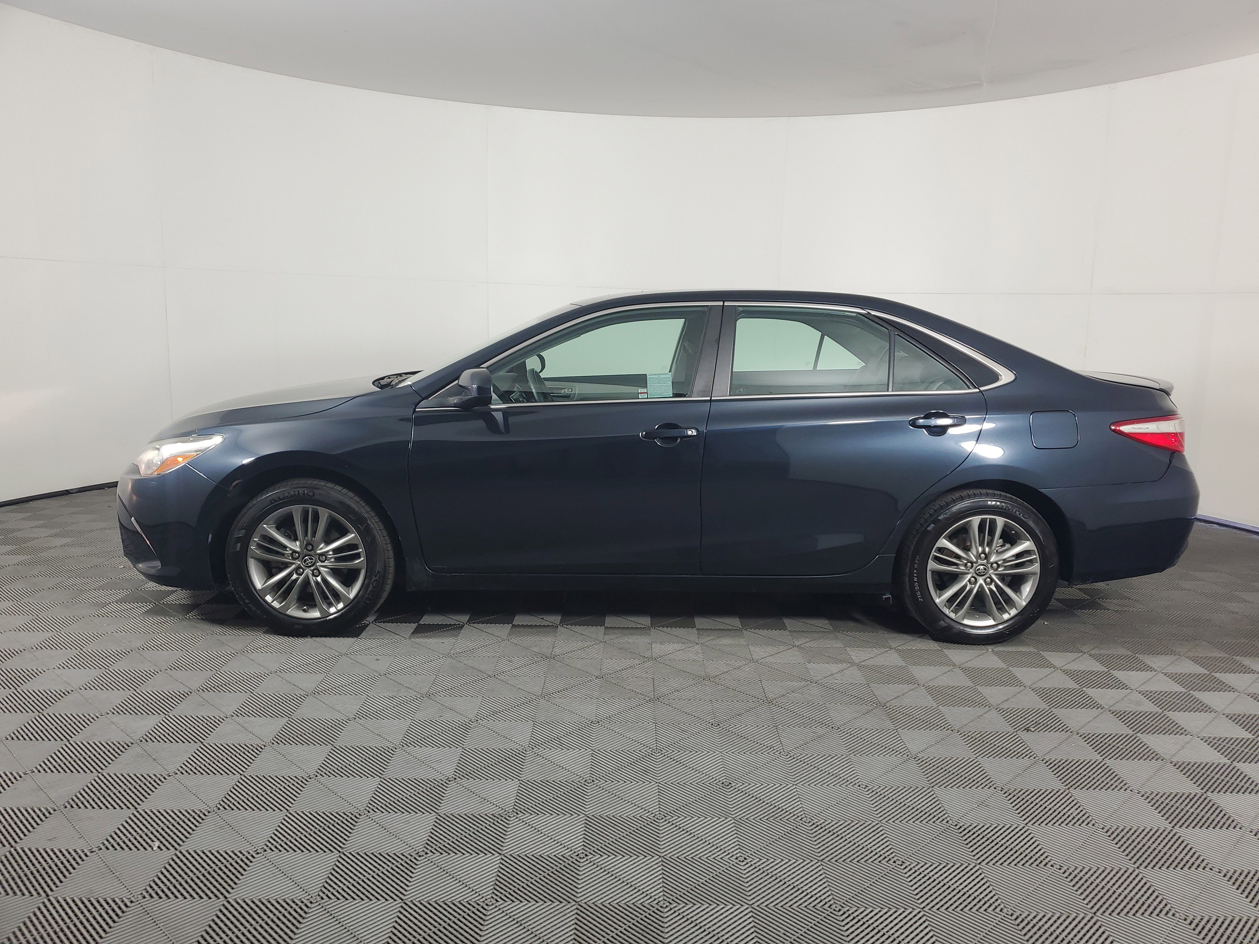 Used 2017 Parisian Night Pearl Toyota SE image 7