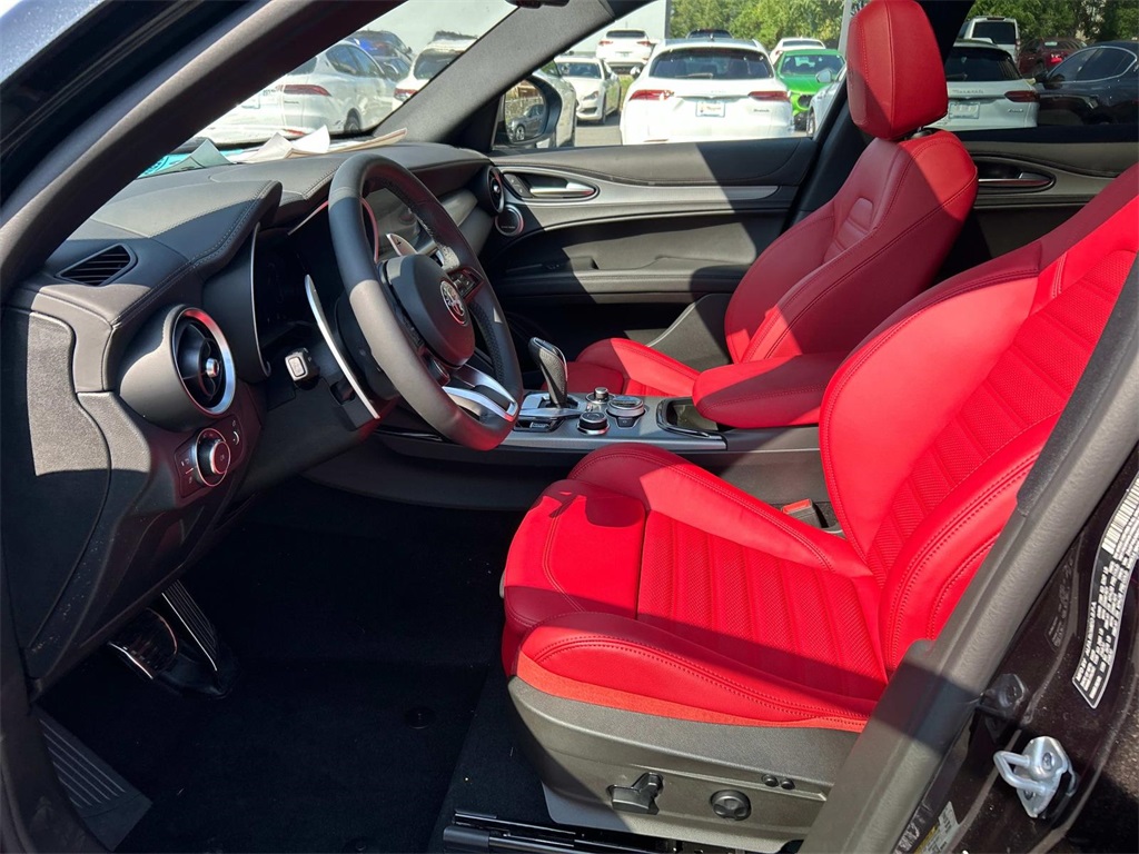 2025 Alfa Romeo Stelvio Sprint Base photo 19