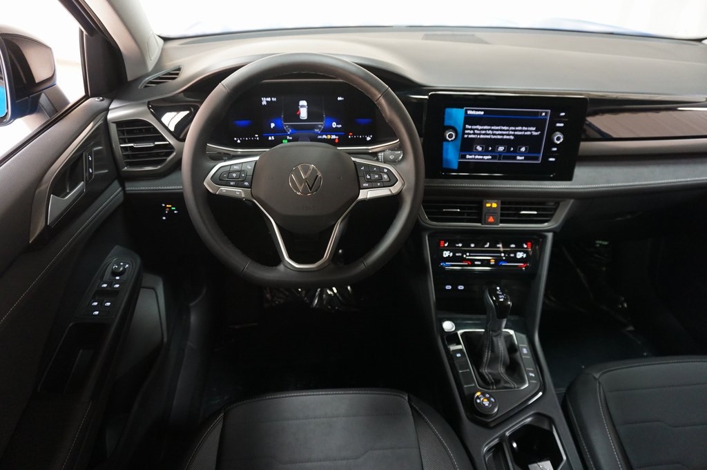 2025 Volkswagen Taos SE photo 11