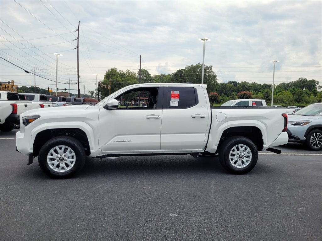 2025 Toyota Tacoma SR5 photo 4