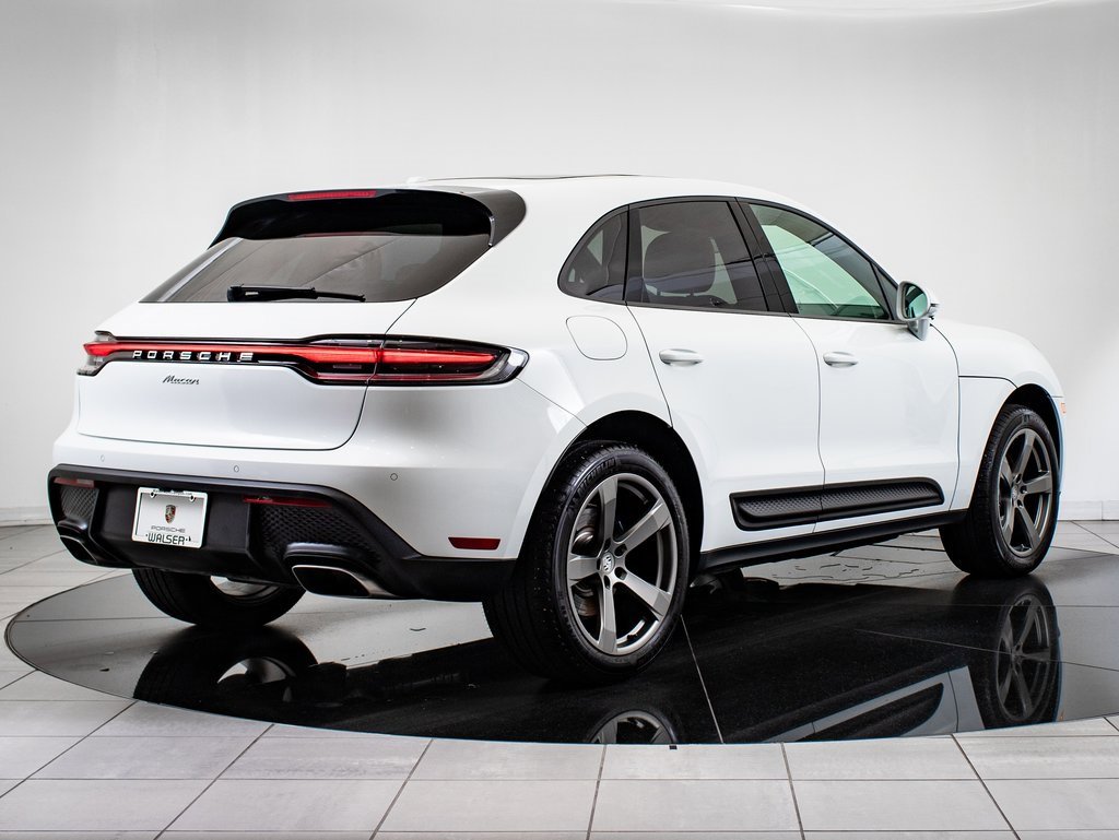 2024 Porsche Macan T photo 4