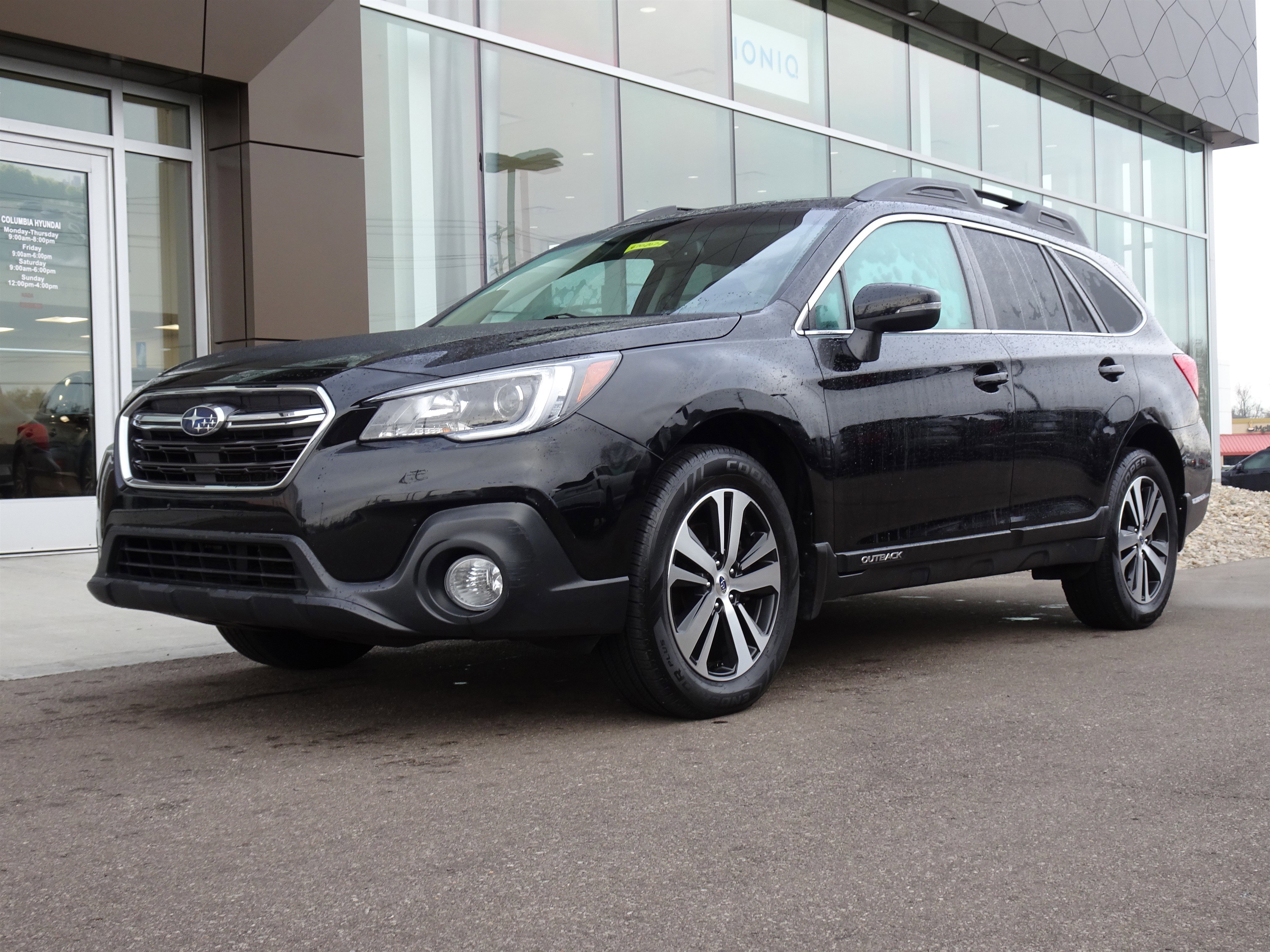 2018 Subaru Outback Limited's photo
